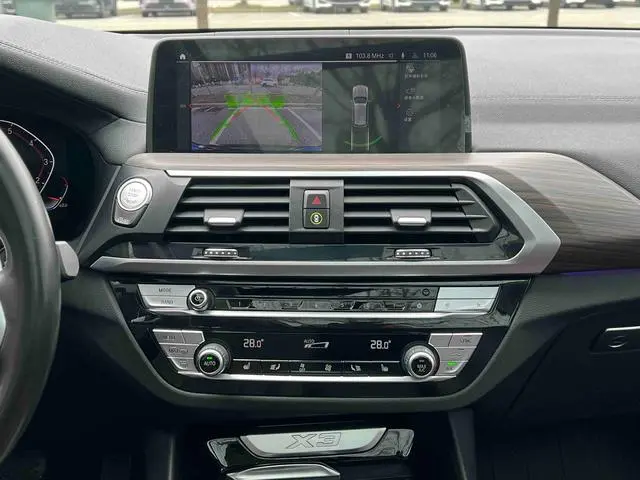 BMW BMW X3 xDrive28i M sports suit