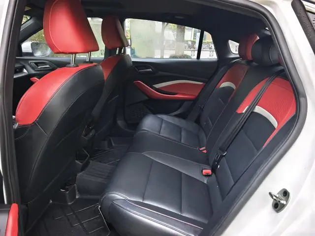 MG MG5 180DVVT CVT Youth Deluxe Edition