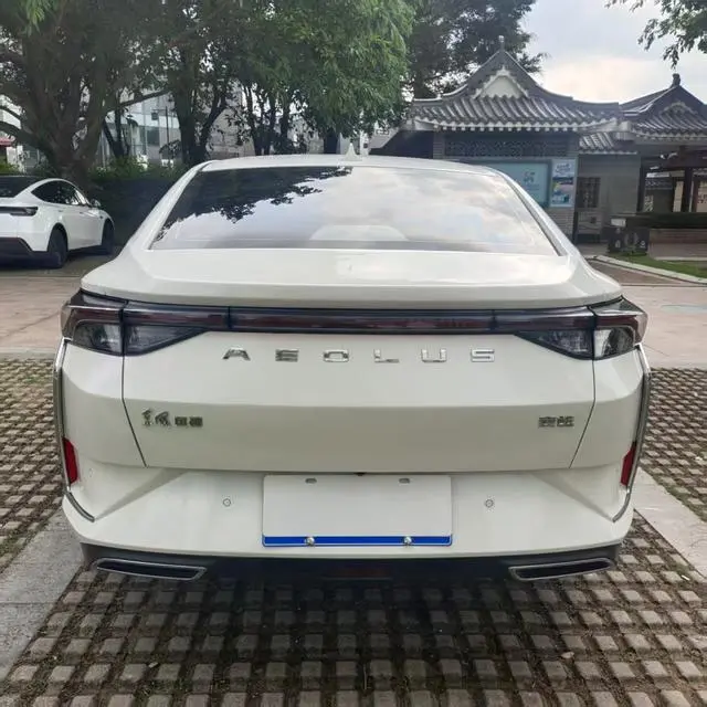 Dongfeng Fengshen Yi Hyun 230T automatic dazzling version