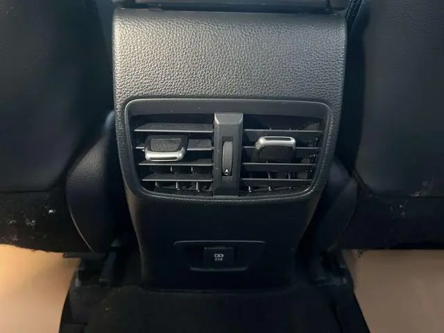 TOYOTA Lei Ling Dual engine 1.8H E-CVT sports version