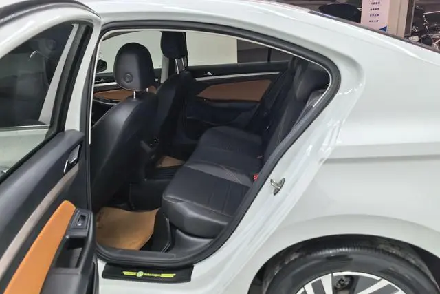 Volkswagen Bora 200TSI DSG Yuexing Edition