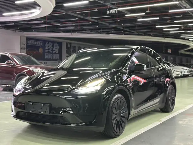 Tesla Model Y Facelifted rear-wheel drive version