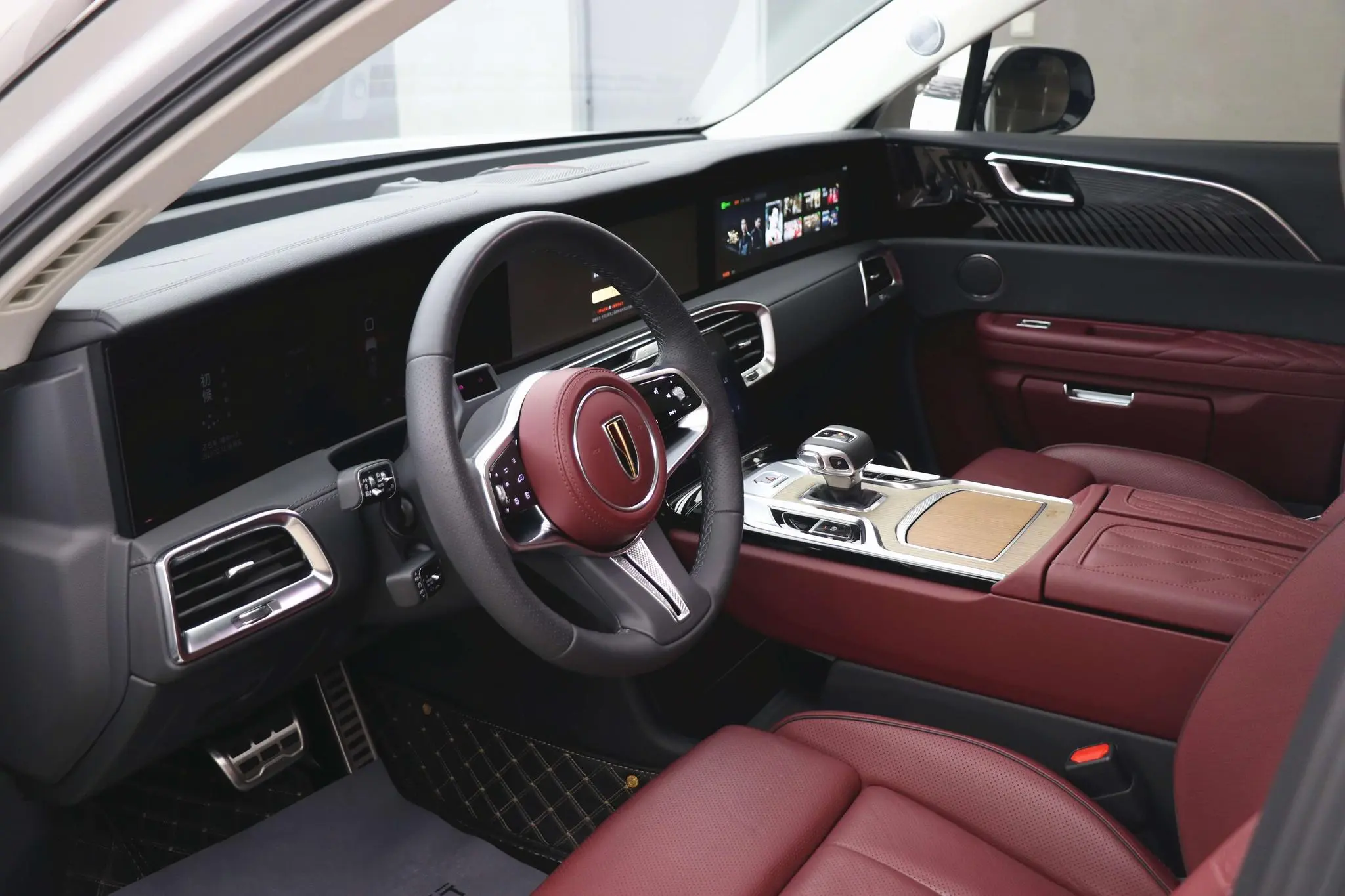 Hongqi Hongqi E-HS9 660km Qichang version six seats