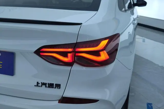 Chevrolet Cruze Redline 320T dual clutch Refreshing Version