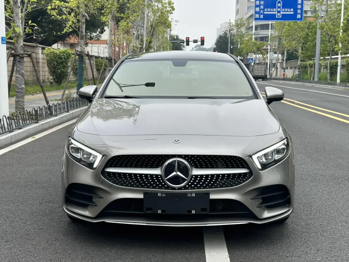 Mercedes-Benz Mercedes-Benz A-class Facelift A 200 L sports sedan fashion type