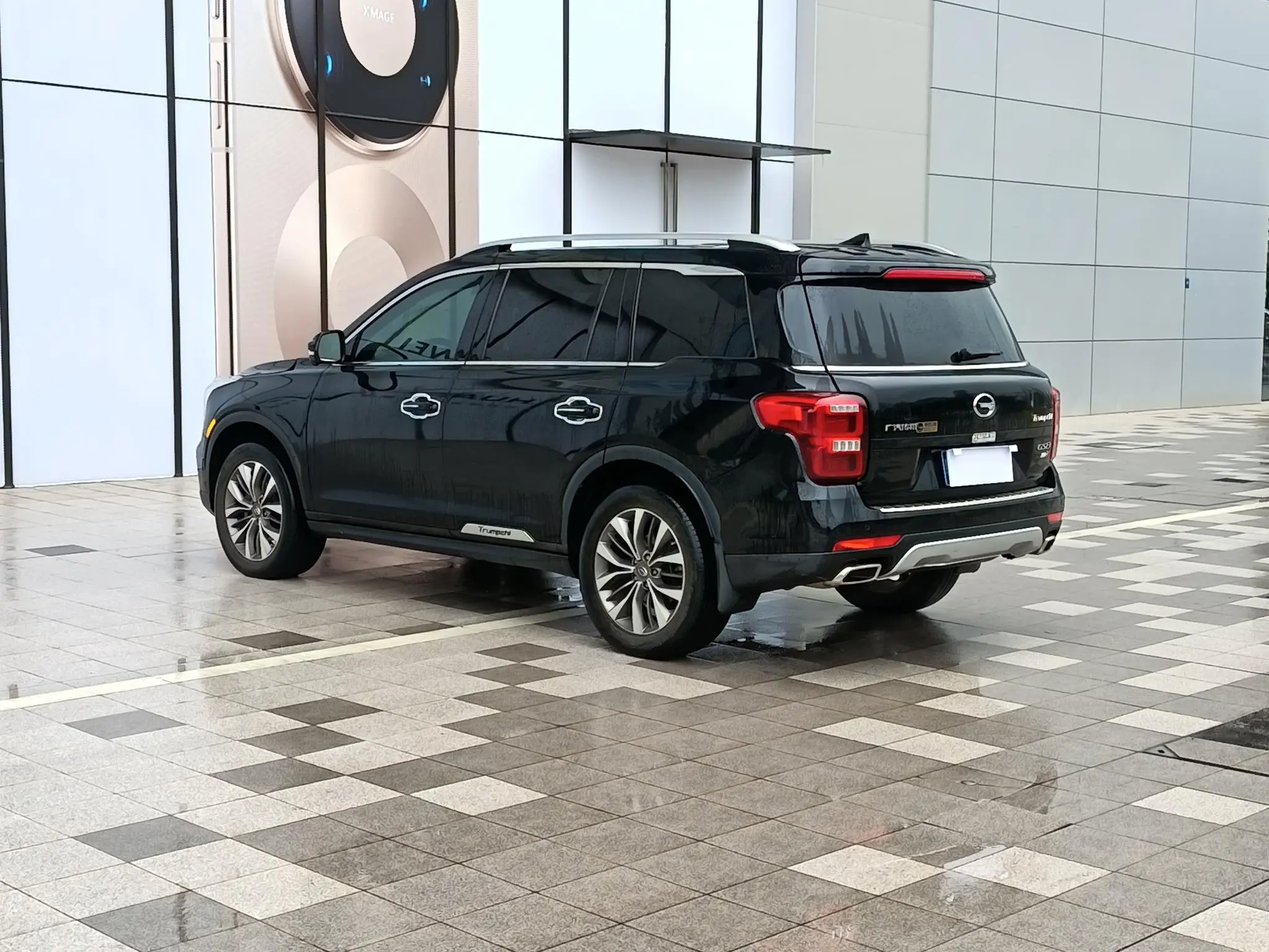 GAC Trumpchi GS8 320T two-wheel drive deluxe edition 7 seats
