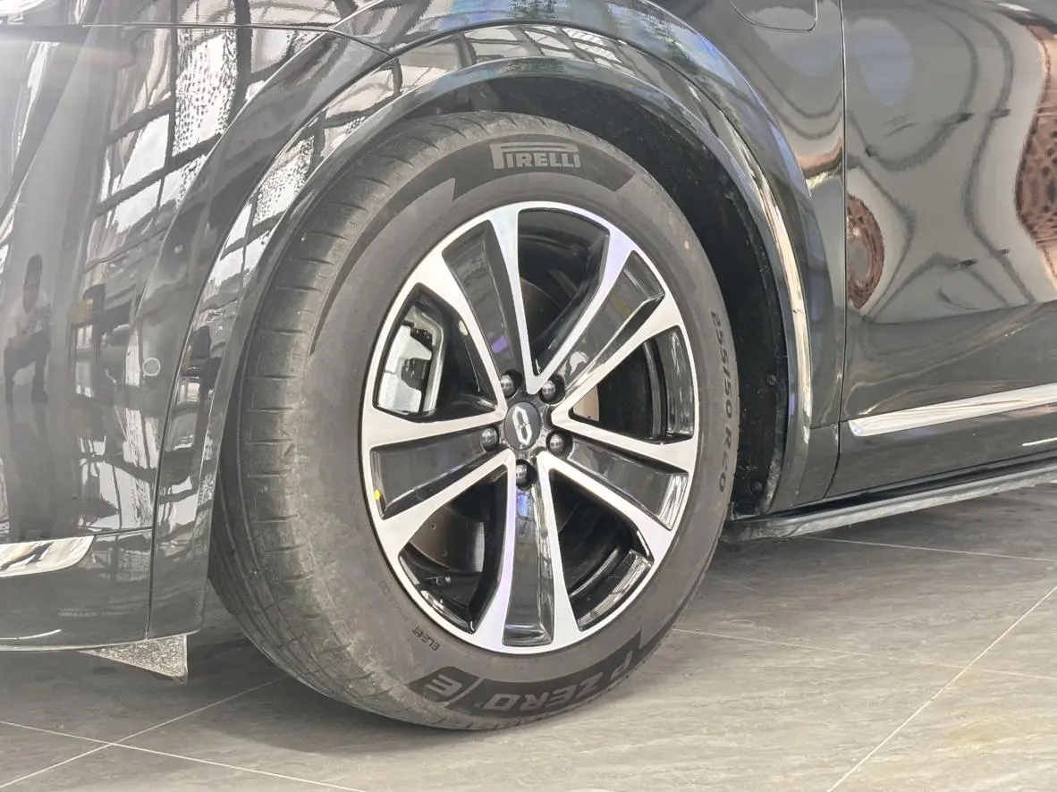 AITO Ask the world M7 Extended range Ultra five-seater four-wheel drive version