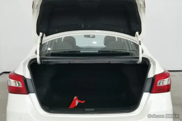 Nissan Xuan Yi Classic 1.6 XE CVT Exclusive Edition
