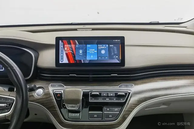 Roewe Roewe iMAX8 400TGI Premium Edition