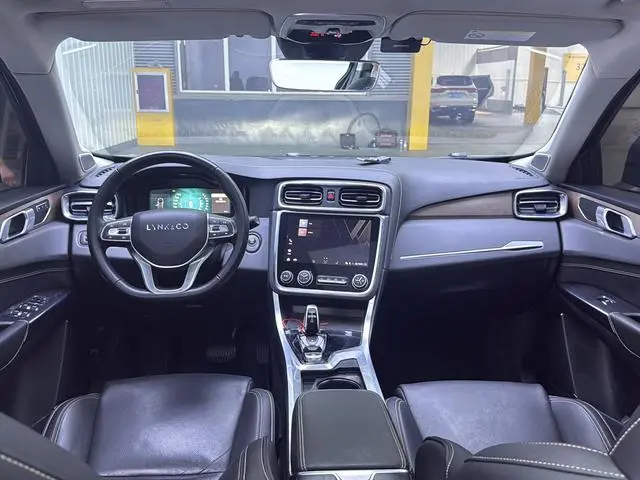 LYNK & CO Lynk 01 2.0T two-wheel drive Pro version country VI