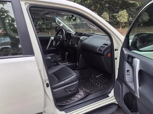 TOYOTA Prado 2.7L Automatic Deluxe Edition