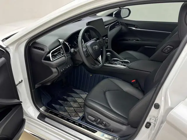 TOYOTA Camry 2.0GVP Leading Edition