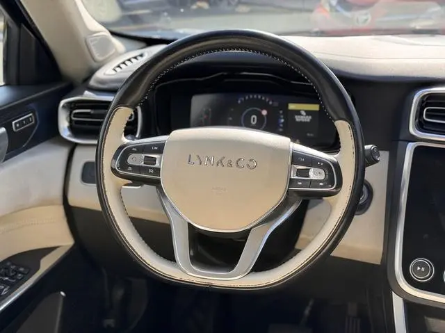 LYNK & CO Lynk 01 2.0T two-wheel drive Yao Pro version country VI