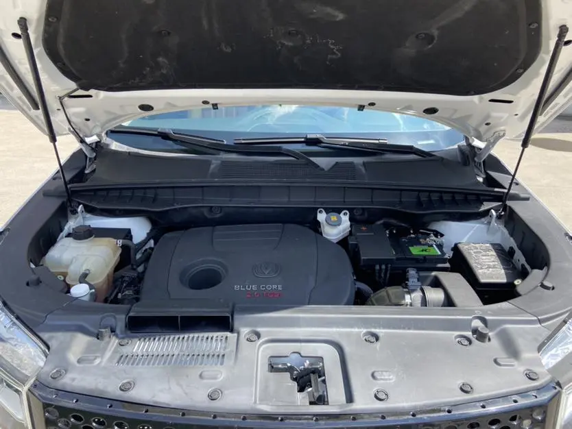 Changan Changan CS95 2.0T two-wheel drive Zhiyuan version
