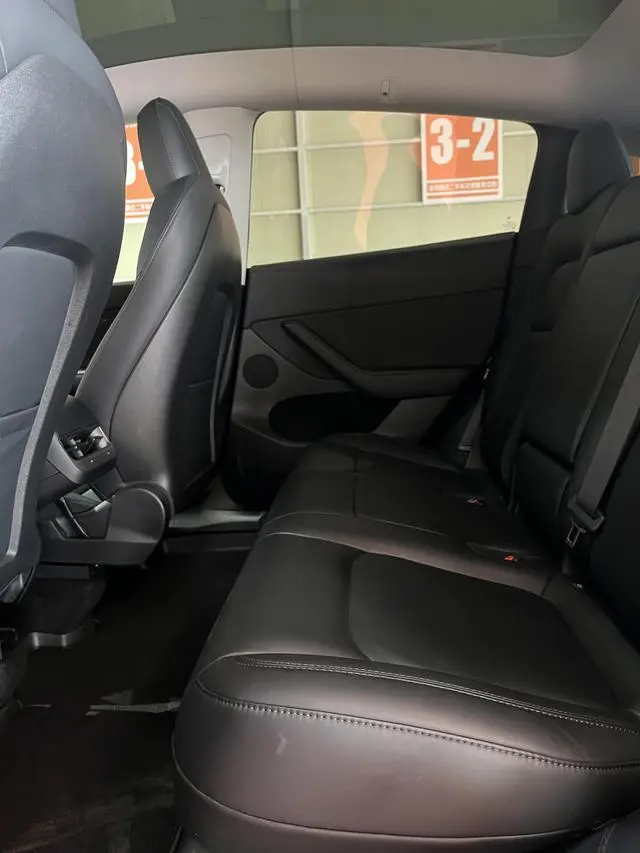 Tesla Model Y Facelifted rear-wheel drive version