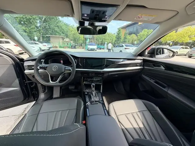 Volkswagen Passat 330TSI Elite Edition