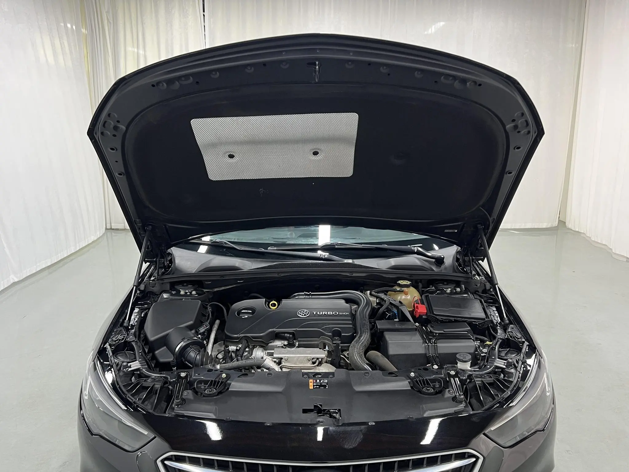 Buick Regal 20T Elite Country VI