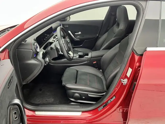 Mercedes-Benz Mercedes-Benz CLA Facelift CLA 200 four-door coupe