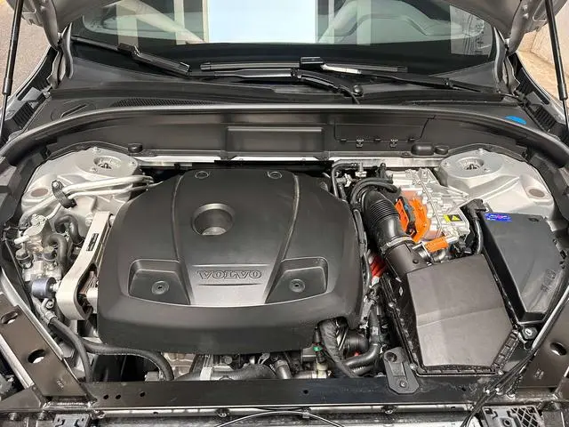 Volvo Volvo XC60 PHEV T8 four-wheel drive long battery life Zhiyuan Deluxe Edition