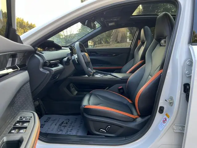 Changan Changan UNI-V 1.5T premium type