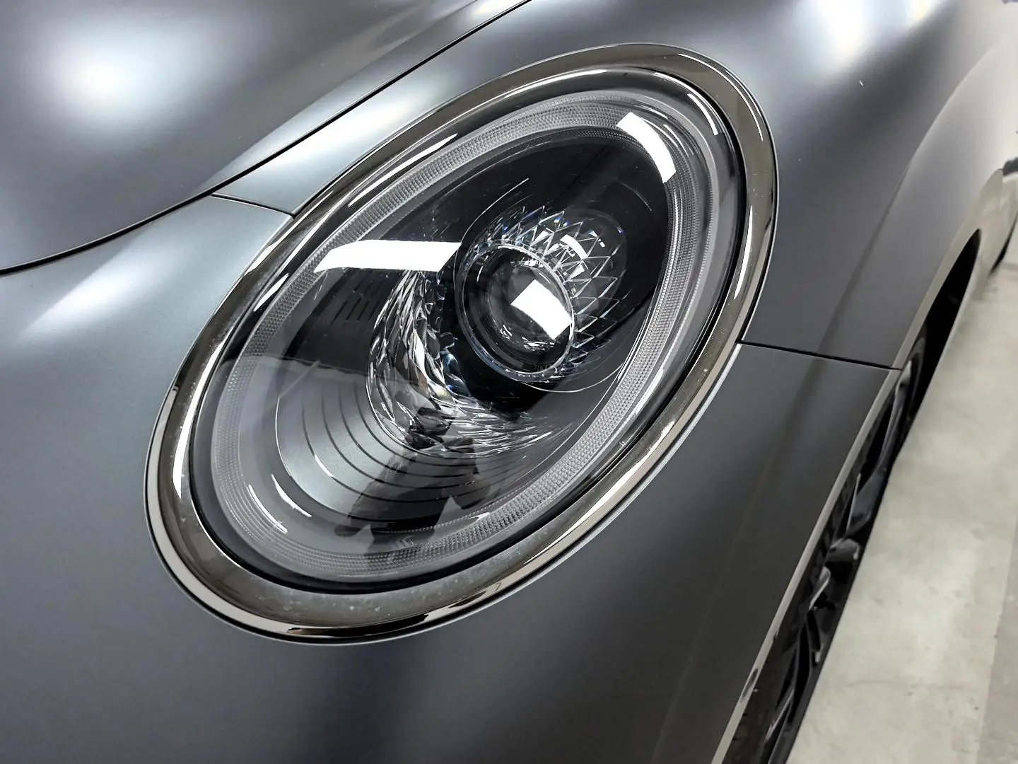 Ora Euler Lightning Cat 555km Premium Edition