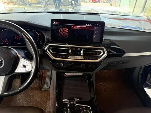 BMW BMW X3 Facelift xDrive25i M sports suit
