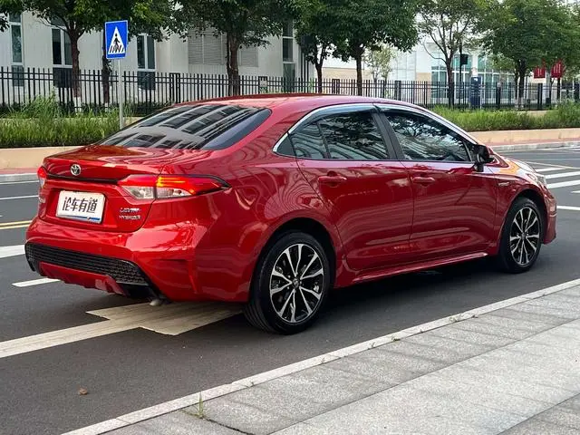 TOYOTA Lei Ling Dual engine 1.8H E-CVT sports version