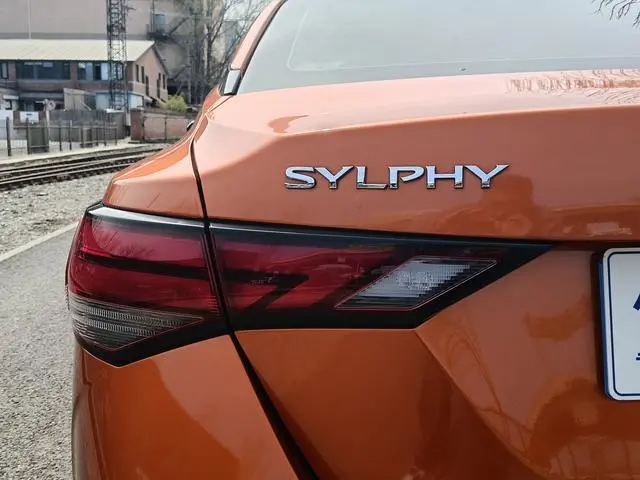 Nissan Xuan Yi 1.6L XL CVT Enjoy Edition