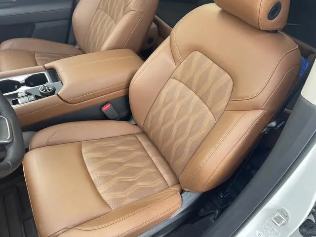 Nissan Exploring the land 380VC-TURBO four-wheel drive Zhizun Edition six-seater
