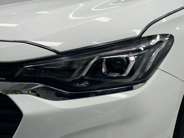 Chevrolet Cruze 320 automatic Enjoy Skylight version