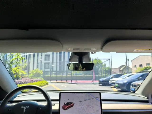 Tesla Model Y Standard battery life, rear-wheel drive version