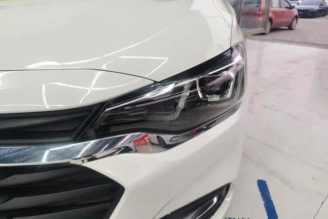 Chevrolet Cruze 320 automatic Enjoy Skylight version