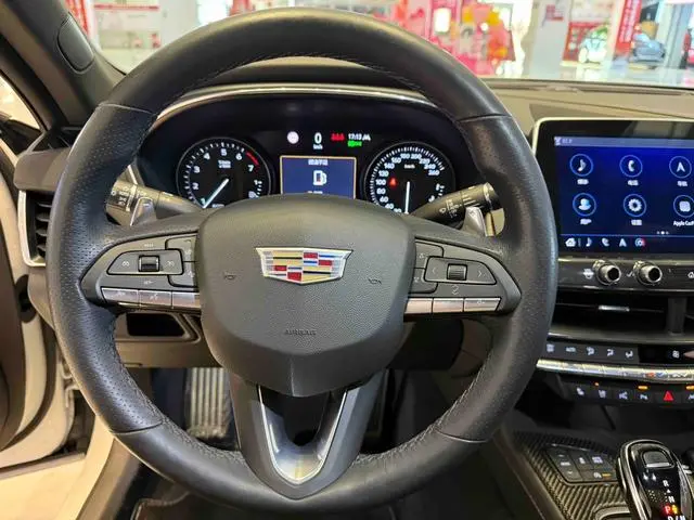 Cadillac Cadillac CT5 28T platinum sporty