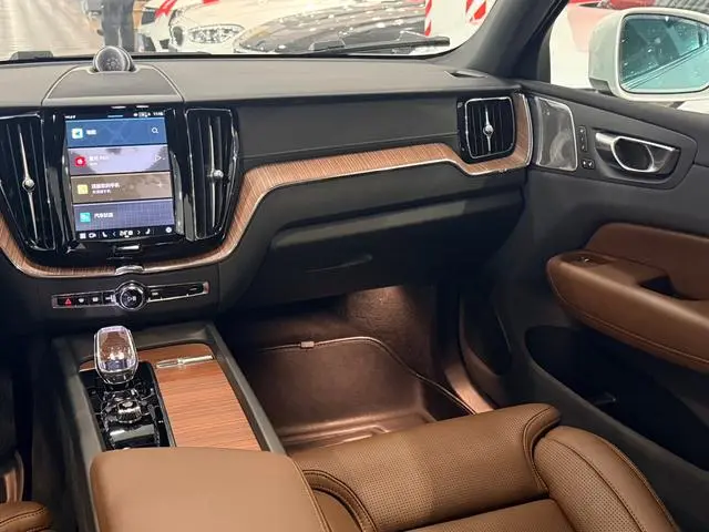 Volvo Volvo XC60 PHEV T8 four-wheel drive long battery life Zhiya Deluxe Edition