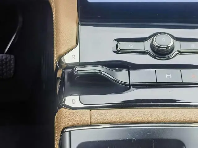 NIO NIO ES8 580KM base version six seats