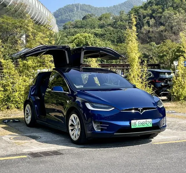 Tesla Model X Long battery life version