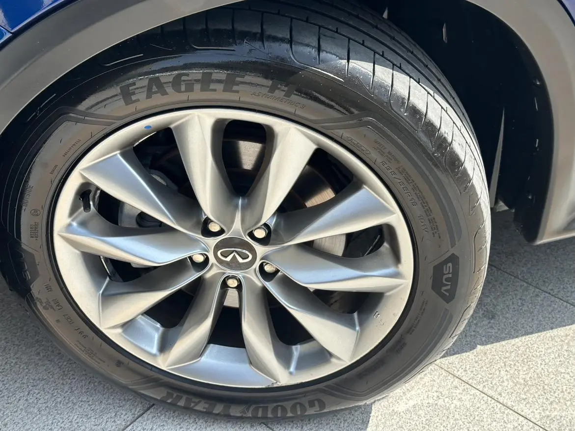 Infiniti Infiniti QX50 2.0T two-wheel drive fashion version