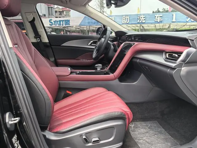 Hongqi Hongqi H5 2.0T Automatic Zhilian Qichang Version