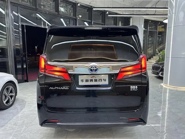 TOYOTA Elfa Dual engine 2.5L Deluxe Edition