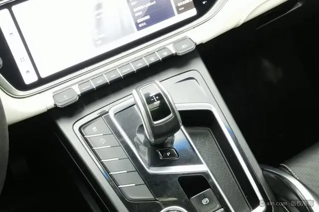 Geely Boyue Boyue X 1.8 TD DCT Smart