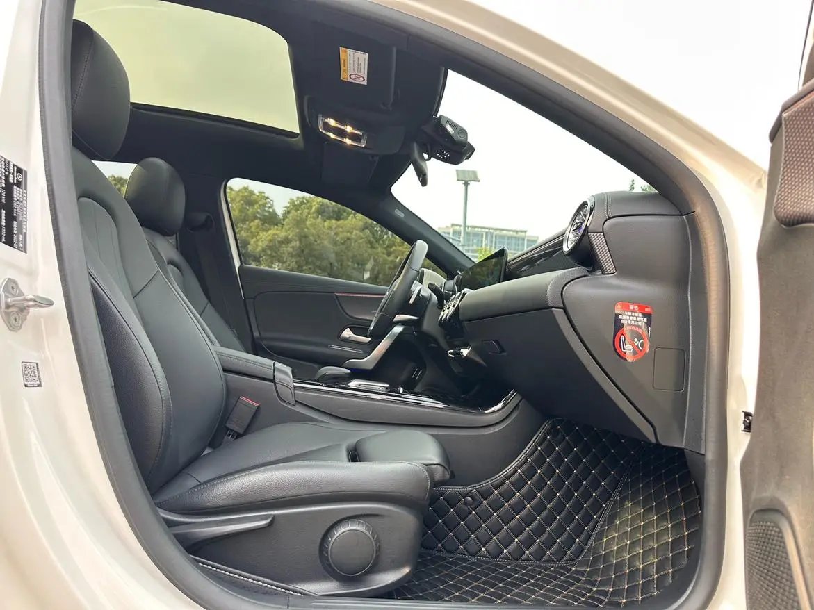 Mercedes-Benz Mercedes-Benz A-class A 200 L sports sedan fashion Version