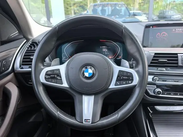 BMW BMW X3 xDrive28i M sports suit