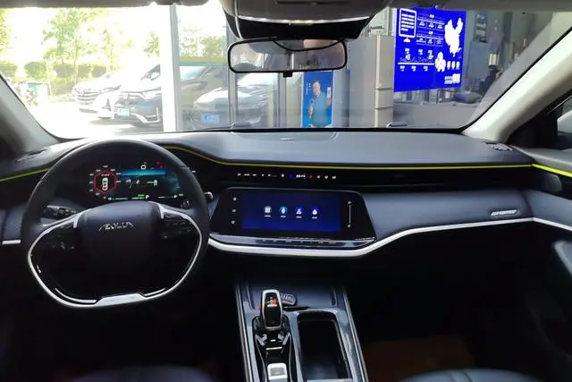 Dongfeng Fengshen Yi Hyun MAX 1.5T super-capable Dad*hybrid version