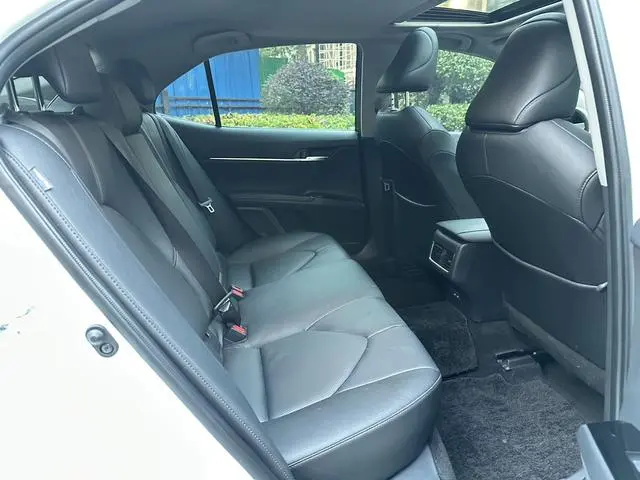 TOYOTA Camry 2.0G Deluxe Edition