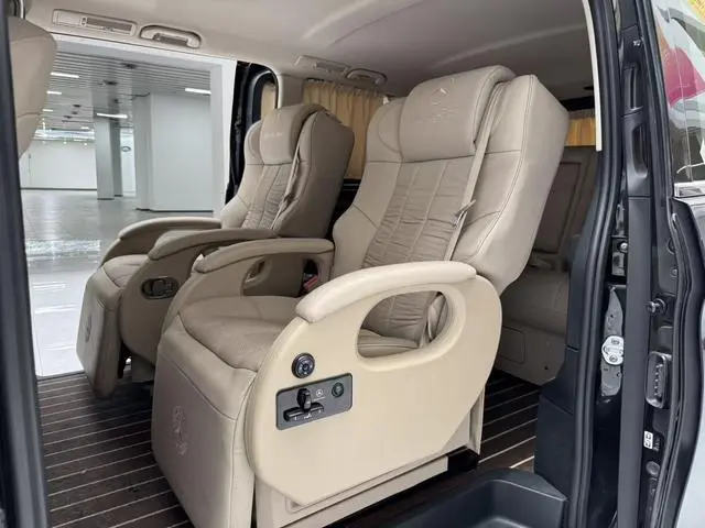 Mercedes-Benz Vito 2.0T Business Edition 7-seater Country V