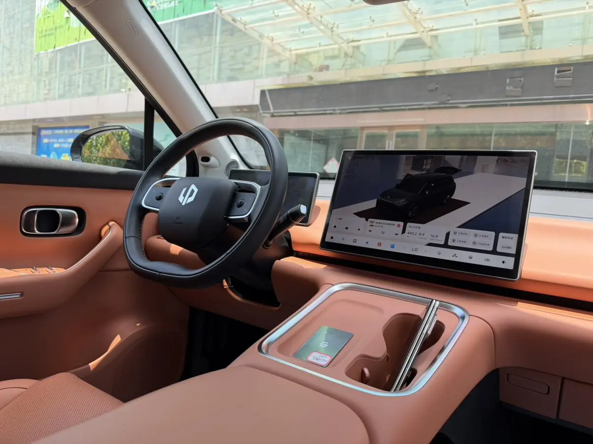 Leapmotor Zero run C16 Extended program 280 Lidar Zhizun Edition 6 seats