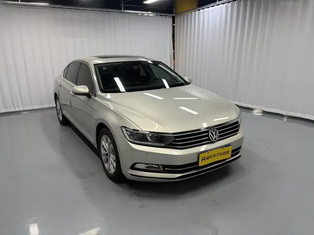 Volkswagen Magotan 330TSI DSG Luxury Country VI
