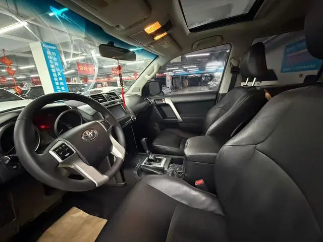 TOYOTA Prado 2.7L automatic standard version