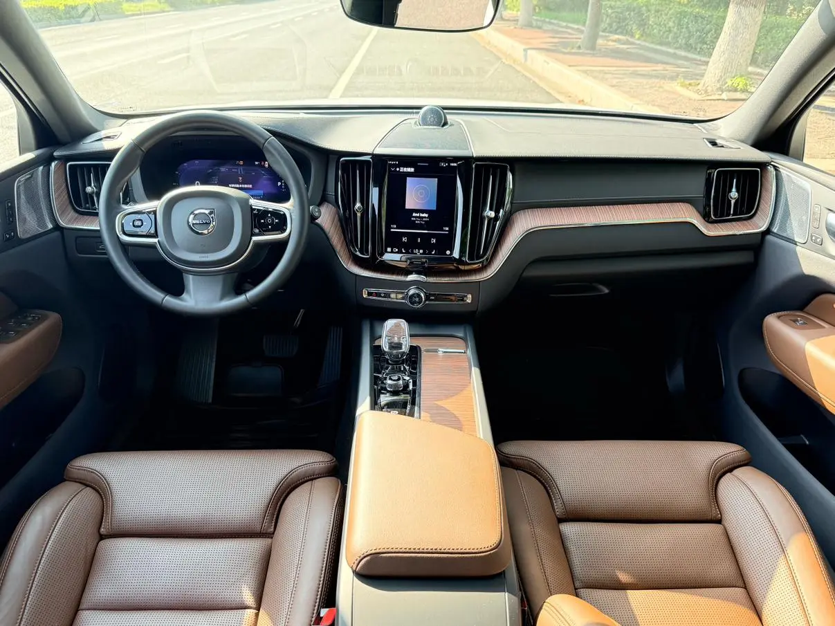 Volvo Volvo XC60 PHEV T8 four-wheel drive long battery life Zhiya Deluxe Edition