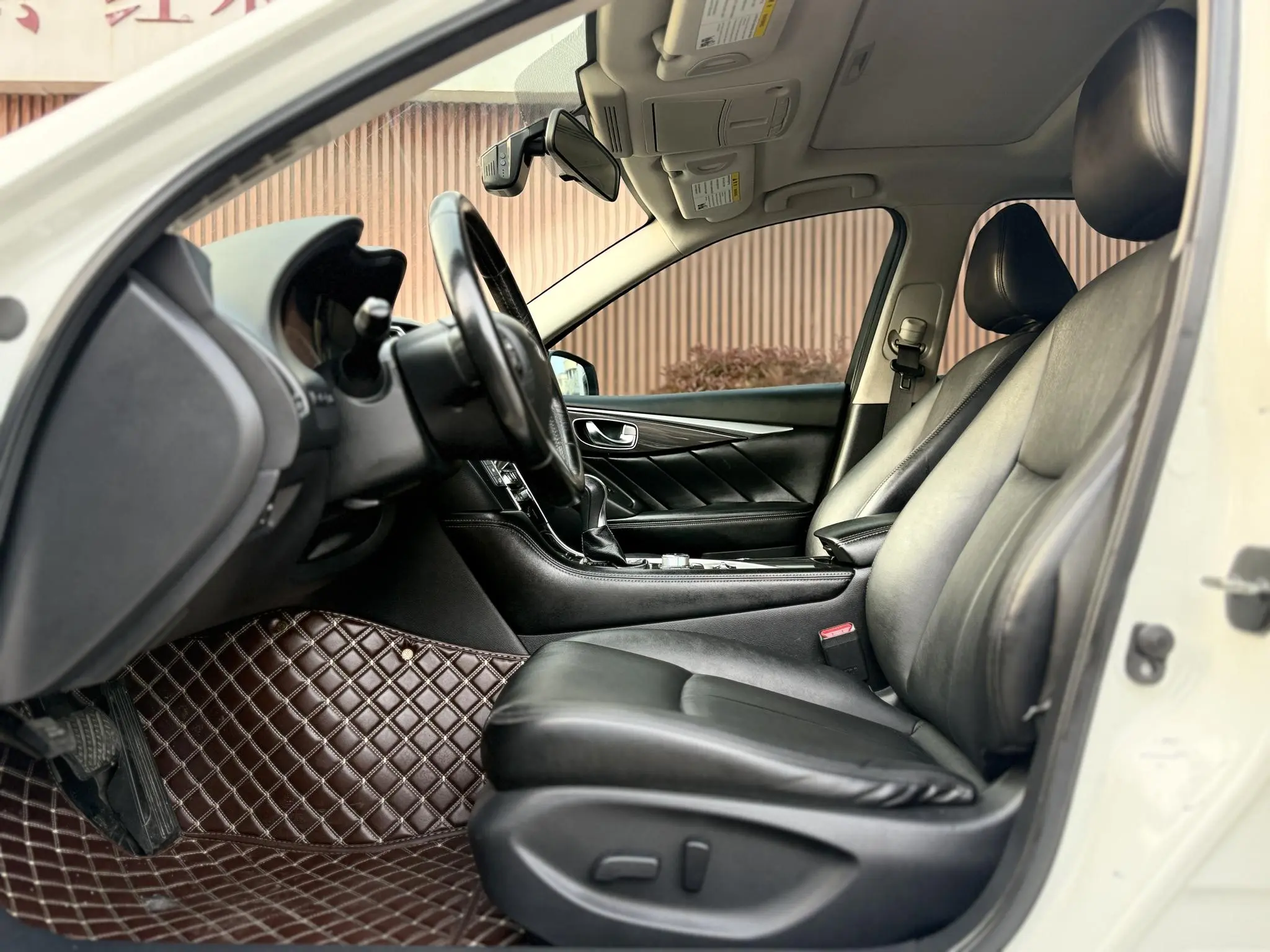 Infiniti Infiniti Q50L 2.0T Comfort Edition